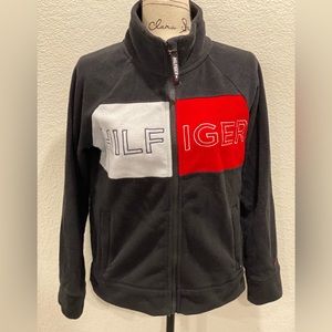 Tommy Hilfiger Flees Sweater